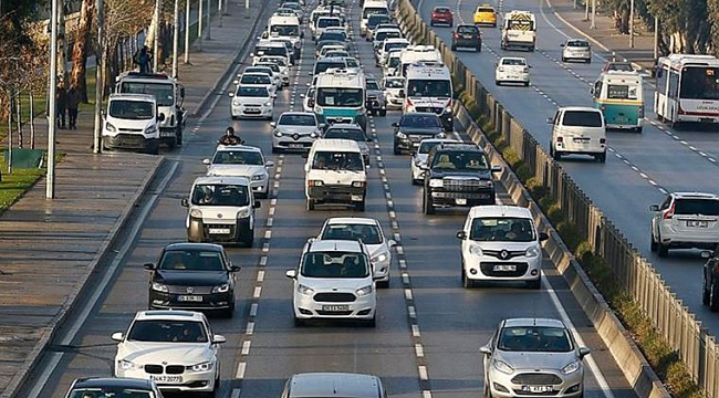 İzmir'de trafiğe kayıtlı araç sayısı 2023 yılı itibarıyla 1 milyon 798 bin 709 oldu